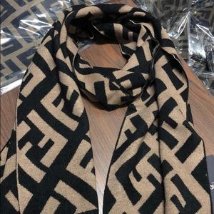 pashmina fendi
